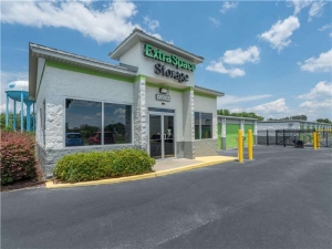 Extra Space Storage - 1748 - Lexington - St Peters Church Rd