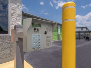 Extra Space Storage - 1748 - Lexington - St Peters Church Rd - Photo 2