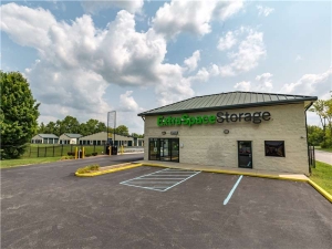 Extra Space Storage - 8608 - Indianapolis - Emerson Ave