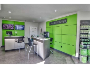 Extra Space Storage - 1833 - Hemet - Acacia Ave - Photo 3