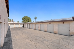 Mini Price Self Storage - Las Vegas - 4675 Boulder State Rte - Photo 10