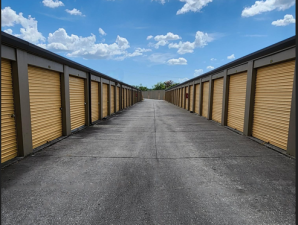 Extra Space Storage - 3076 - Plant City - Alexander St - Photo 4