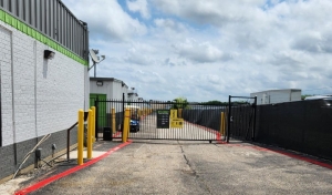 Extra Space Storage - 3156 - Cedar Hill - Clark Road - Photo 5