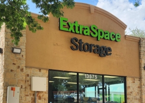 Extra Space Storage - 3227 - Dallas - Goldmark Dr - Photo 7
