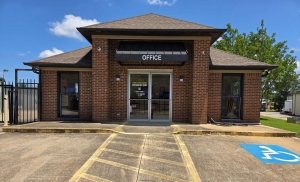 Extra Space Storage - 3239 - Columbus - Williams Rd - Photo 6