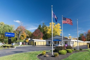 Extra Space Storage - 3248 - Amherst - Niagara Falls Blvd.