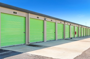 Extra Space Storage - 3267 - Montgomery - Arrowhead Dr. - Photo 4