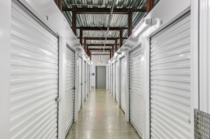 Extra Space Storage - 3267 - Montgomery - Arrowhead Dr. - Photo 5