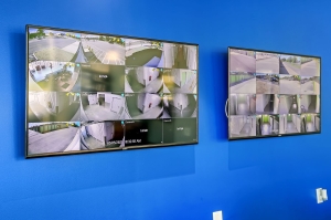 Extra Space Storage - 3267 - Montgomery - Arrowhead Dr. - Photo 7