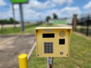 Extra Space Storage - 3270 - Beaumont - Major Dr. - Photo 3