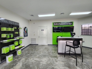 Extra Space Storage - 3288 - Houston - 7610 Highway 6 - Photo 6