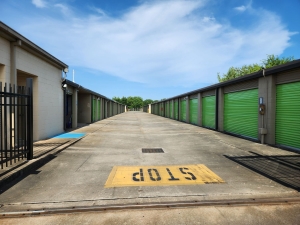 Extra Space Storage - 3290 - Deer Park - Center Street - Photo 10