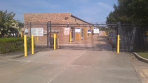 Extra Space Storage - 3298 - Sugar Land - Highway 6 - Photo 2