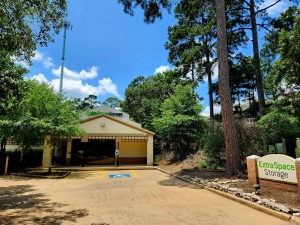 Extra Space Storage - 3301 - The Woodlands - Alden Bend Dr - Photo 6