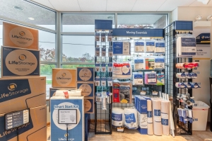 Extra Space Storage - 3307 - Lake Forest - Skokie Hwy - Photo 8