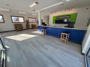 Extra Space Storage - 3319 - Lindenhurst - Grass Lake Road - Photo 4