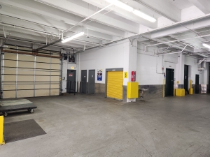 Extra Space Storage - 3334 - Chicago - Broadway St - Photo 4