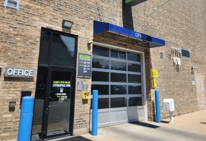 Extra Space Storage - 3334 - Chicago - Broadway St - Photo 6