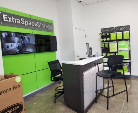 Extra Space Storage - 3334 - Chicago - Broadway St - Photo 3