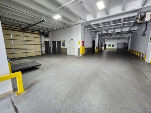 Extra Space Storage - 3334 - Chicago - Broadway St - Photo 4