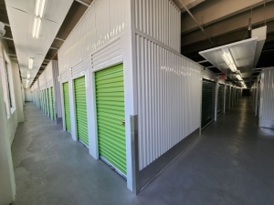 Extra Space Storage - 3334 - Chicago - Broadway St - Photo 5
