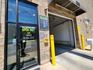 Extra Space Storage - 3334 - Chicago - Broadway St - Photo 6