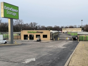 Extra Space Storage - 3366 - Florissant - Dunn Road