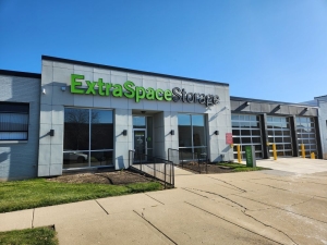 Extra Space Storage - 3450 - Morton Grove - Oakton St