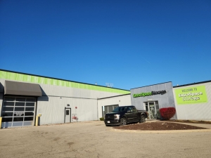 Extra Space Storage - 3451 - Bridgeview - 79th St - Photo 7