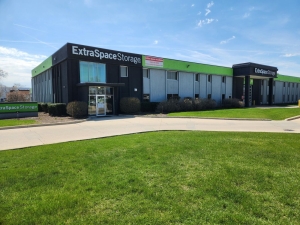 Extra Space Storage - 3452 - Addison - Westgate St - Photo 8
