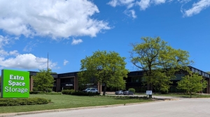 Extra Space Storage - 3466 - Glenview - Milwaukee Ave