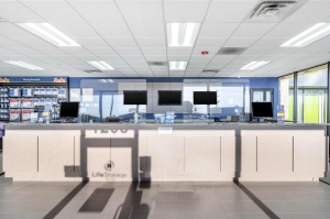 Extra Space Storage - 3466 - Glenview - Milwaukee Ave - Photo 4