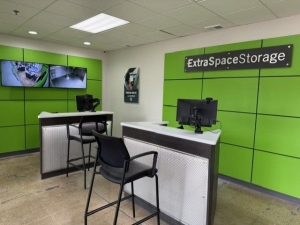 Extra Space Storage - 3468 - Arlington - Bowen Rd - Photo 5