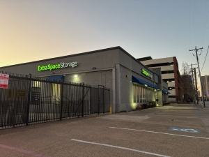 Extra Space Storage - 3471 - Dallas - Good Latimer Expy
