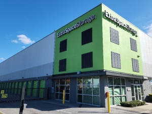 Extra Space Storage - 3533 - Lutz - Walmart Way