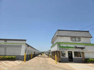 Extra Space Storage - 3574 - Dallas - 3333 N Buckner Blvd - Photo 7