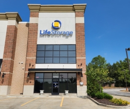 Extra Space Storage - 3742 - Manchester - Manchester Rd