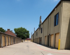 Extra Space Storage - 3764 - Dallas -13820 Montfort Dr. - Photo 4