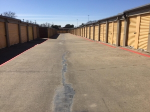 Extra Space Storage - 3785 - Arlington - Lamar Blvd - Photo 6