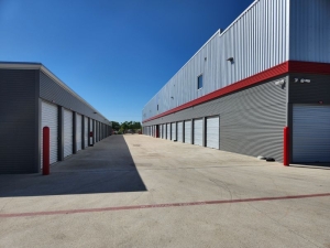 Extra Space Storage - 3832 - Hutto - Benelli Dr - Photo 3