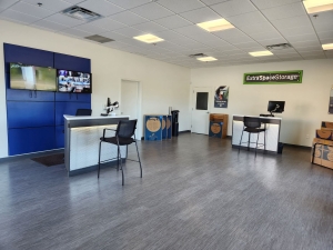 Extra Space Storage - 3869 - Tampa - 12151 Hillsborough Ave - Photo 3