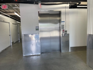 Extra Space Storage - 3882 - Nashville - Madison St - Photo 4