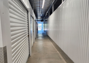 Extra Space Storage - 4005 - Columbus - Auburn Ave - Photo 5