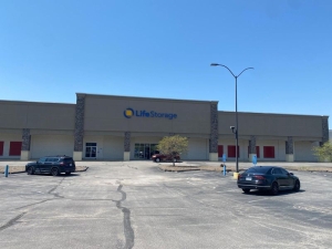 Life Storage - 4008 - St Charles - Veterans Memorial Pkwy - Photo 2