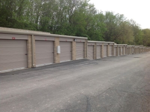 Life Storage - 4008 - St Charles - Veterans Memorial Pkwy - Photo 3