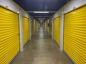 Life Storage - 4008 - St Charles - Veterans Memorial Pkwy - Photo 4