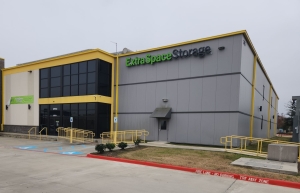 Extra Space Storage - 4037 - Pearland - Kingsley Dr
