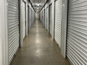Life Storage - 4074 - Ridgeland - Centre St - Photo 4