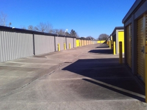 Life Storage - 4080 - Baton Rouge - 10811 Coursey Blvd - Photo 3