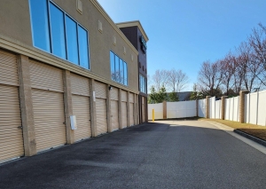 Extra Space Storage - 4203 - Midlothian - Commonwealth Centre Pkwy - Photo 4